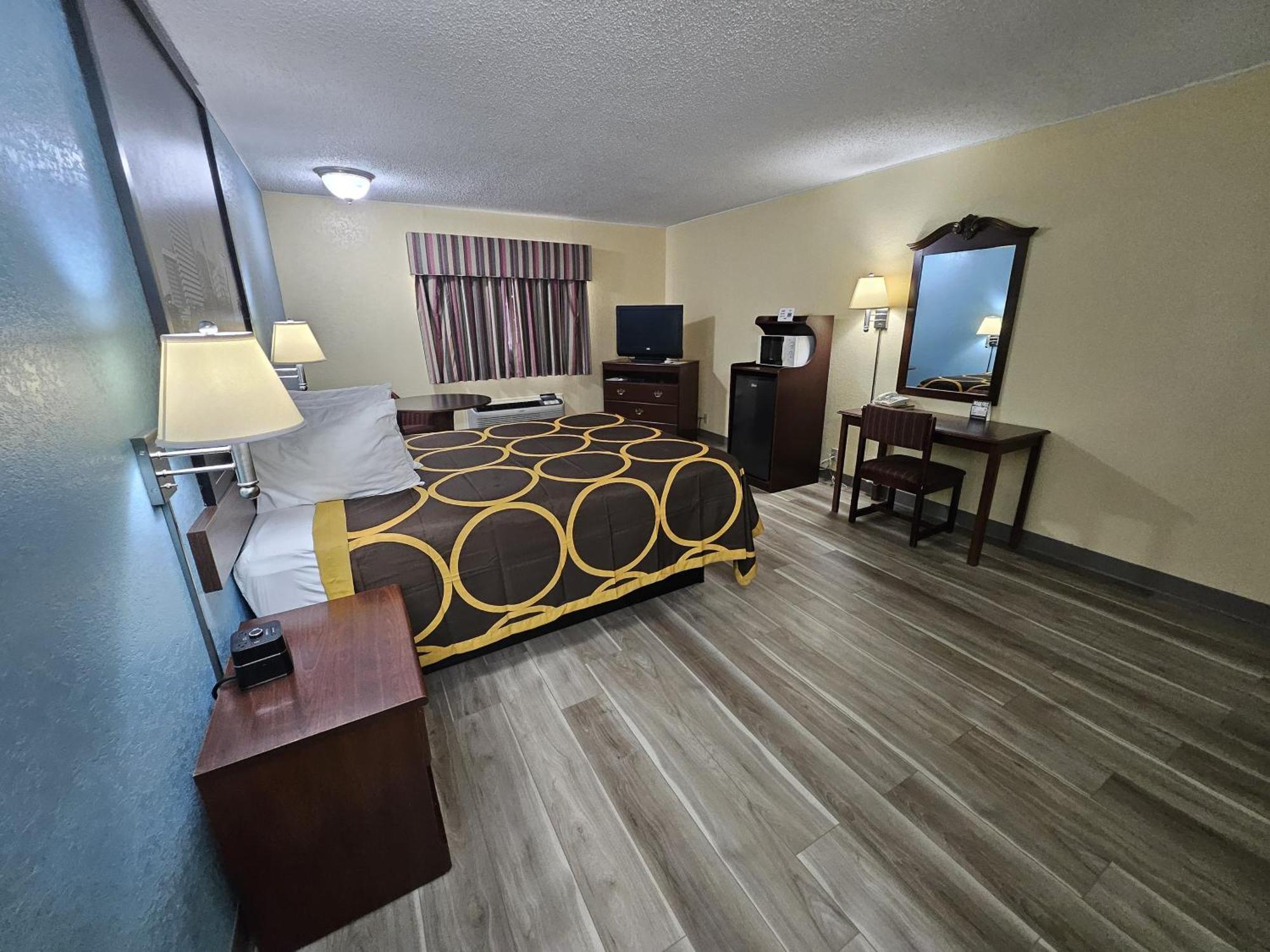 Super 8 By Wyndham Clinton Exterior foto